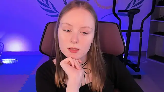 Snapshot of VivienLeeigh chatting on 12/14/24, 01:05 VivienLeeigh online show from 12/14/24, 01:05