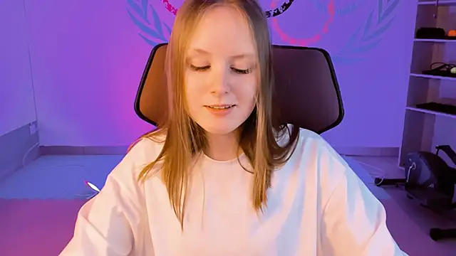 Snapshot of VivienLeeigh chatting on 12/25/24, 04:22 VivienLeeigh online show from 12/25/24, 04:22