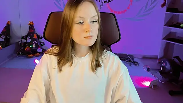 Snapshot of VivienLeeigh chatting on 12/26/24, 05:30 VivienLeeigh online show from 12/26/24, 05:30