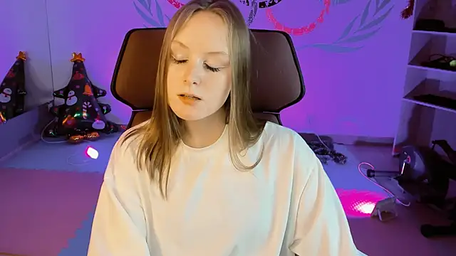 Snapshot of VivienLeeigh chatting on 12/26/24, 08:32 VivienLeeigh online show from 12/26/24, 08:32