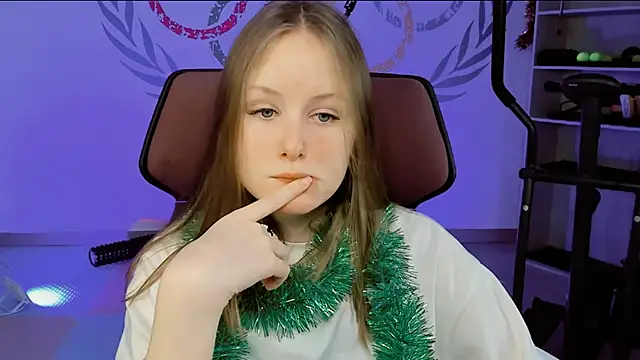 Snapshot of VivienLeeigh chatting on 12/31/24, 05:11 VivienLeeigh online show from 12/31/24, 05:11