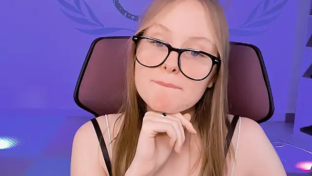 Snapshot of VivienLeeigh chatting on 01/12/25, 03:14 VivienLeeigh online show from 01/12/25, 03:14