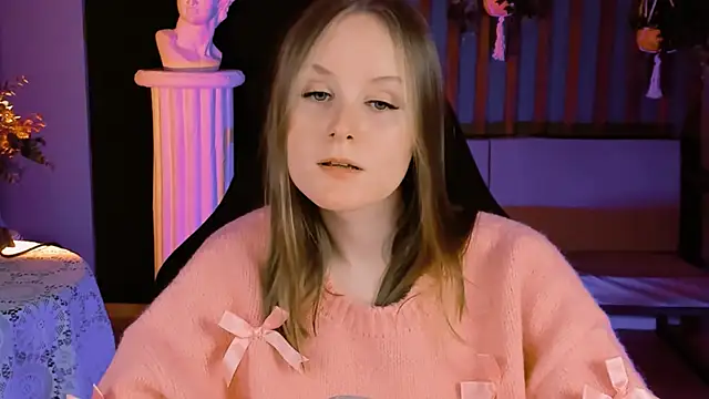 Snapshot of VivienLeeigh chatting on 01/24/25, 10:19 VivienLeeigh online show from 01/24/25, 10:19