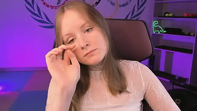 Snapshot of VivienLeeigh chatting on 02/06/25, 04:14 VivienLeeigh online show from 02/06/25, 04:14