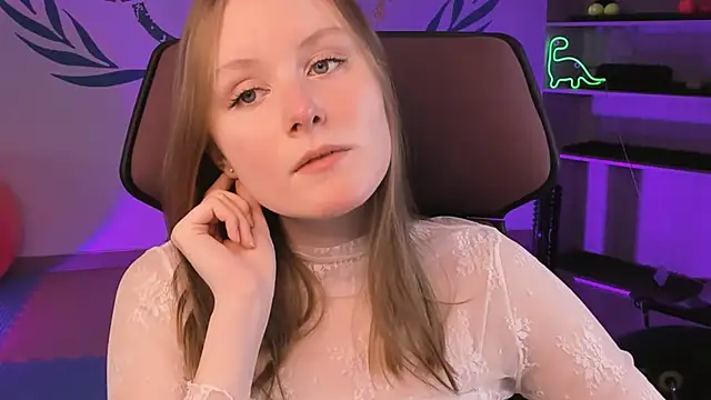 Snapshot of VivienLeeigh chatting on 02/06/25, 07:18 VivienLeeigh online show from 02/06/25, 07:18