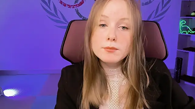 Snapshot of VivienLeeigh chatting on 02/07/25, 02:04 VivienLeeigh online show from 02/07/25, 02:04