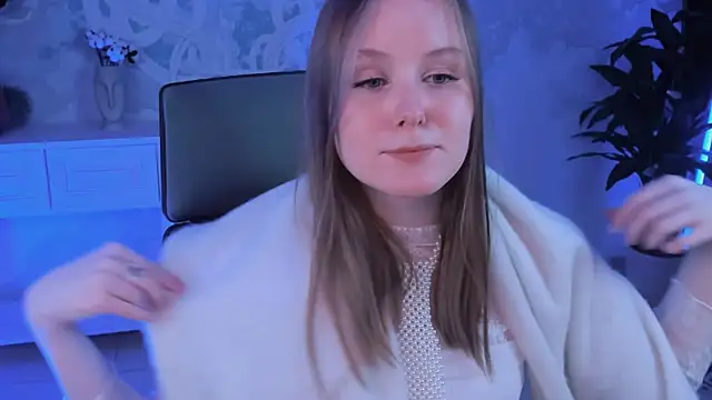 Snapshot of VivienLeeigh chatting on 02/08/25, 06:12 VivienLeeigh online show from 02/08/25, 06:12