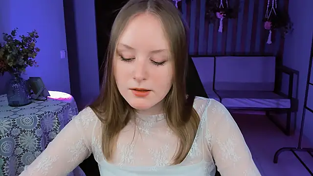 Snapshot of VivienLeeigh chatting on 02/15/25, 09:05 VivienLeeigh online show from 02/15/25, 09:05