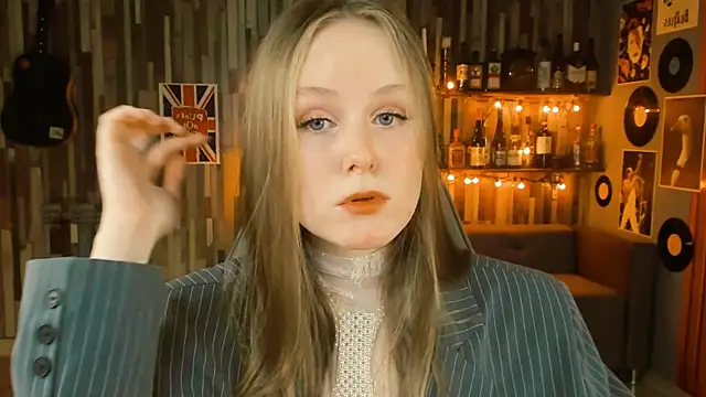 Snapshot of VivienLeeigh chatting on 02/20/25, 01:08 VivienLeeigh online show from 02/20/25, 01:08