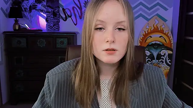 Snapshot of VivienLeeigh chatting on 02/22/25, 06:30 VivienLeeigh online show from 02/22/25, 06:30