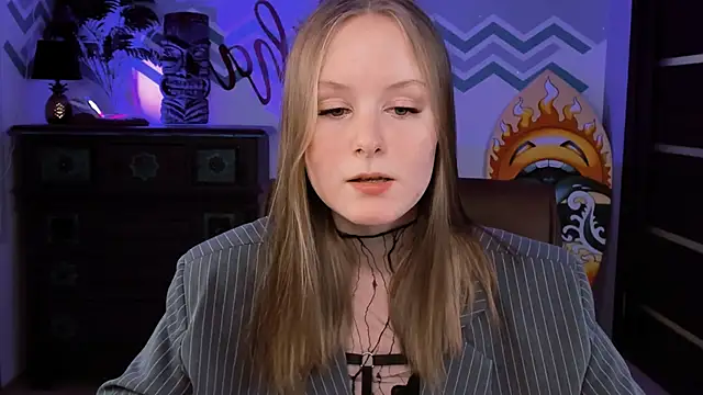 Snapshot of VivienLeeigh chatting on 02/23/25, 03:18 VivienLeeigh online show from 02/23/25, 03:18