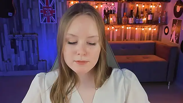 Snapshot of VivienLeeigh chatting on 02/28/25, 04:20 VivienLeeigh online show from 02/28/25, 04:20