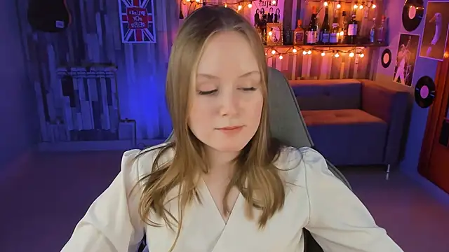 Snapshot of VivienLeeigh chatting on 02/28/25, 07:25 VivienLeeigh online show from 02/28/25, 07:25