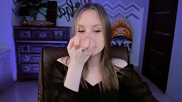 Snapshot of VivienLeeigh chatting on 03/12/25, 07:28 VivienLeeigh online show from 03/12/25, 07:28