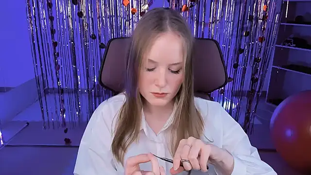 Snapshot of VivienLeeigh chatting on 03/17/25, 01:18 VivienLeeigh online show from 03/17/25, 01:18