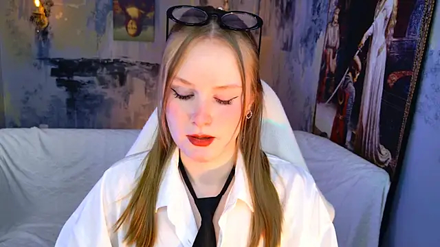 VivienLeeigh online show from 03/29/26, 05:07