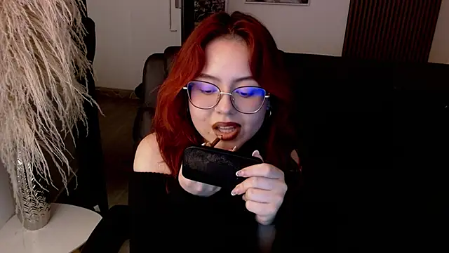 crimson tati  online show from 12/12/24, 08:57