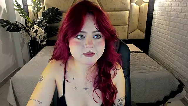 Snapshot of crimson_tati_ chatting on 03/05/26, 05:36 crimson tati online show from 03/05/26, 05:36