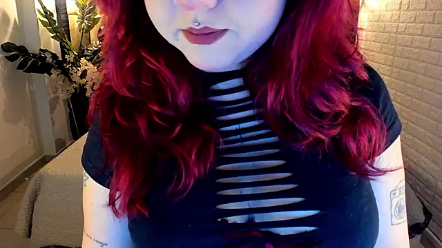 Snapshot of crimson_tati_ chatting on 03/14/26, 04:29 crimson tati online show from 03/14/26, 04:29