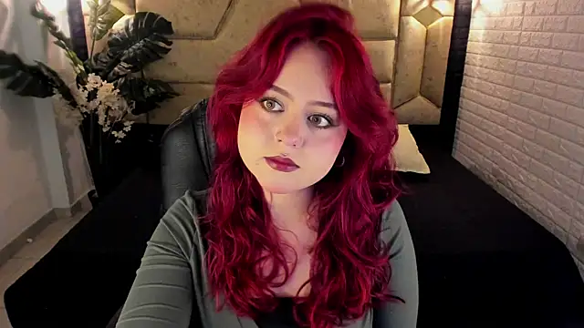 Snapshot of crimson_tati_ chatting on 04/01/26, 05:08 crimson tati online show from 04/01/26, 05:08