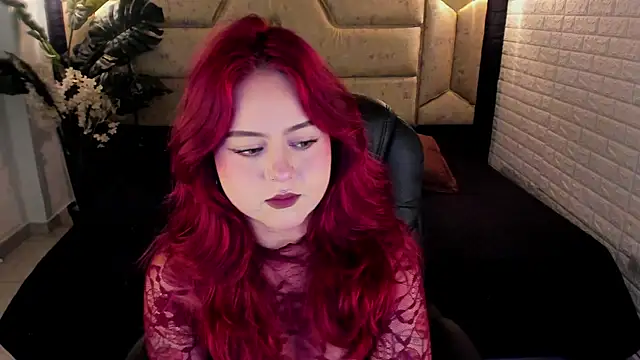 Snapshot of crimson_tati_ chatting on 04/02/26, 04:21 crimson tati online show from 04/02/26, 04:21