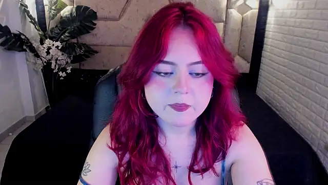 Snapshot of crimson_tati_ chatting on 04/09/26, 05:40 crimson tati online show from 04/09/26, 05:40