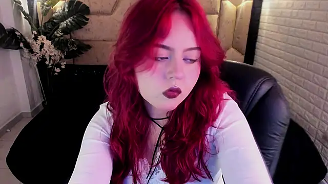 Snapshot of crimson_tati_ chatting on 04/11/26, 05:12 crimson tati online show from 04/11/26, 05:12