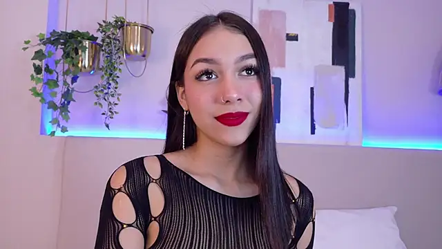 MiaOconner online show from 12/20/24, 01:22