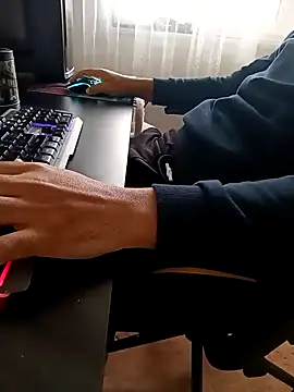 Snapshot of SertSikici022 chatting on 12/02/24, 10:28 SertSikici022 online show from 12/02/24, 10:28