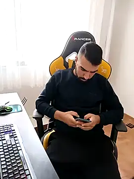 Snapshot of SertSikici022 chatting on 12/03/24, 08:38 SertSikici022 online show from 12/03/24, 08:38