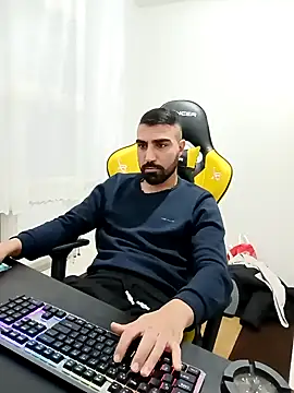 Snapshot of SertSikici022 chatting on 12/03/24, 05:23 SertSikici022 online show from 12/03/24, 05:23