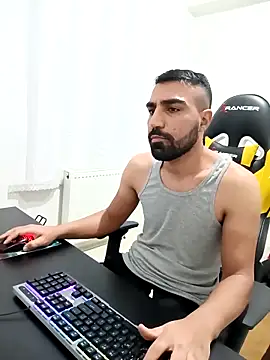 Snapshot of SertSikici022 chatting on 12/03/24, 11:35 SertSikici022 online show from 12/03/24, 11:35