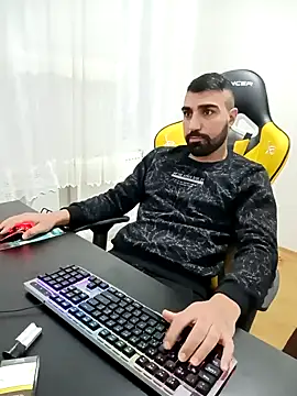 Snapshot of SertSikici022 chatting on 12/04/24, 05:22 SertSikici022 online show from 12/04/24, 05:22