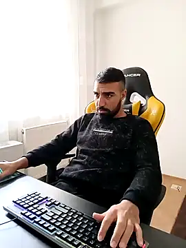 Snapshot of SertSikici022 chatting on 12/06/24, 10:49 SertSikici022 online show from 12/06/24, 10:49