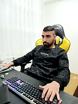 Snapshot of SertSikici022 chatting on 12/06/24, 02:38 SertSikici022 online show from 12/06/24, 02:38