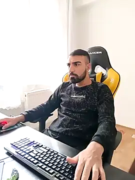 Snapshot of SertSikici022 chatting on 12/07/24, 10:23 SertSikici022 online show from 12/07/24, 10:23