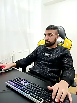 Snapshot of SertSikici022 chatting on 12/08/24, 03:02 SertSikici022 online show from 12/08/24, 03:02