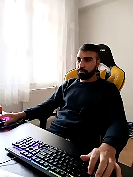 Snapshot of SertSikici022 chatting on 12/11/24, 11:30 SertSikici022 online show from 12/11/24, 11:30