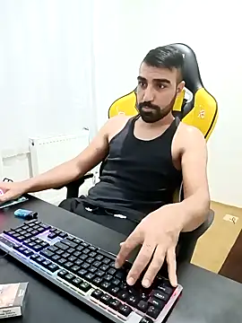 Snapshot of SertSikici022 chatting on 12/15/24, 03:20 SertSikici022 online show from 12/15/24, 03:20