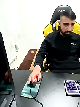 Snapshot of SertSikici022 chatting on 12/18/24, 05:52 SertSikici022 online show from 12/18/24, 05:52