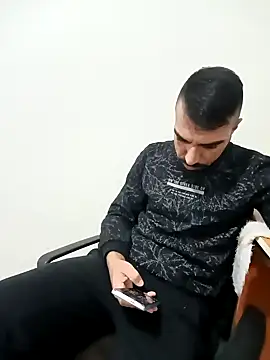 Snapshot of SertSikici022 chatting on 12/19/24, 05:18 SertSikici022 online show from 12/19/24, 05:18