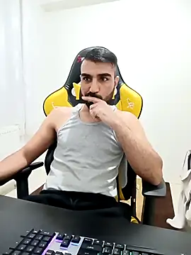 Snapshot of SertSikici022 chatting on 02/24/25, 10:14 SertSikici022 online show from 02/24/25, 10:14