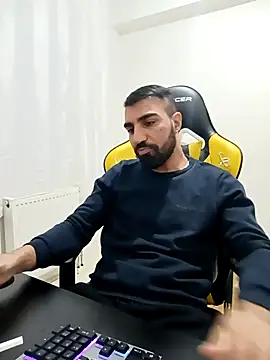 Snapshot of SertSikici022 chatting on 02/25/25, 06:09 SertSikici022 online show from 02/25/25, 06:09