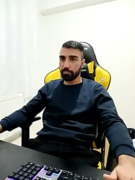 Snapshot of SertSikici022 chatting on 02/26/25, 12:16 SertSikici022 online show from 02/26/25, 12:16