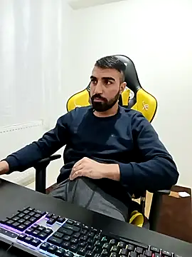 Snapshot of SertSikici022 chatting on 02/26/25, 06:43 SertSikici022 online show from 02/26/25, 06:43