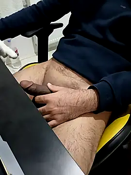 Snapshot of SertSikici022 chatting on 03/07/25, 09:06 SertSikici022 online show from 03/07/25, 09:06