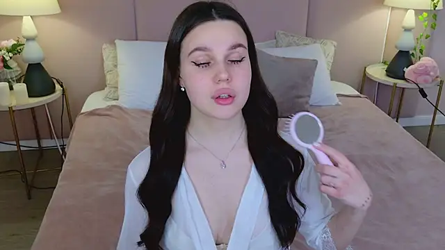 RihannaRose online show from 03/04/25, 11:32