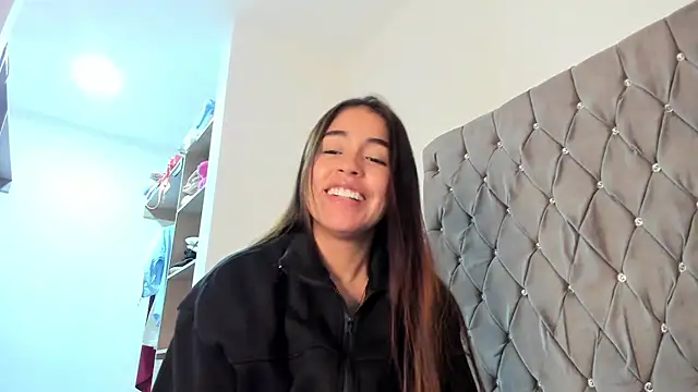 Snapshot of AriaMontgomery chatting on 12/30/24, 04:09 AriaMontgomery online show from 12/30/24, 04:09