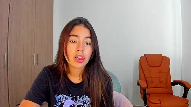 Snapshot of AriaMontgomery chatting on 02/24/25, 07:19 AriaMontgomery online show from 02/24/25, 07:19