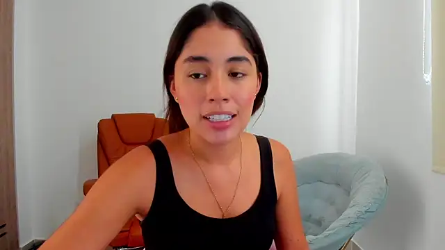 Snapshot of AriaMontgomery chatting on 03/20/25, 02:53 AriaMontgomery online show from 03/20/25, 02:53